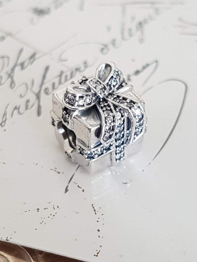 Pandora Sparkling Present Charm  #791400CZ